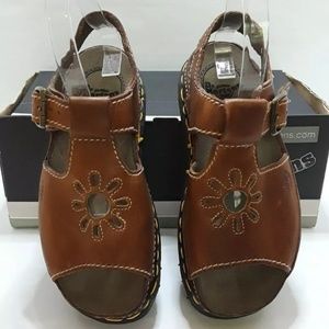DR. MARTENS Size 6/7  Leather "Peanut" Sandals